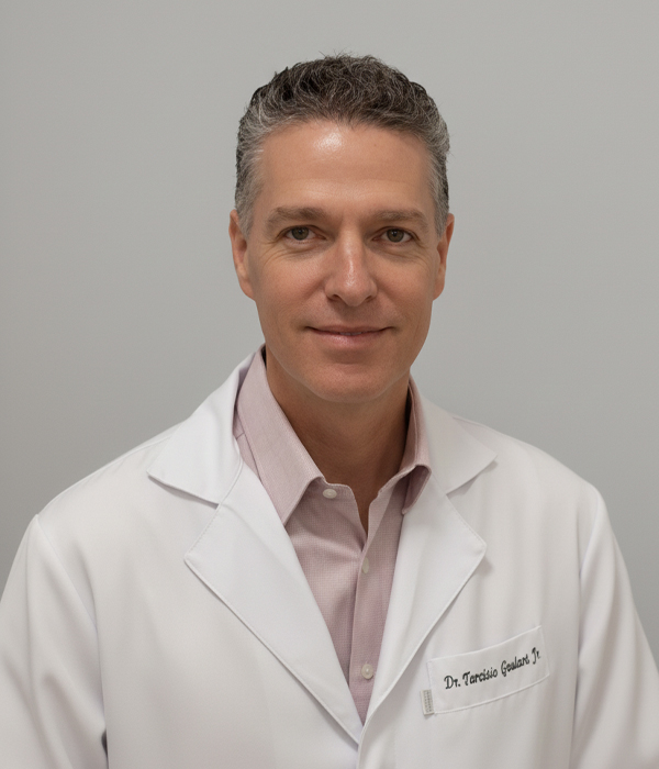Dr. Tarcísio Gasiola Junior